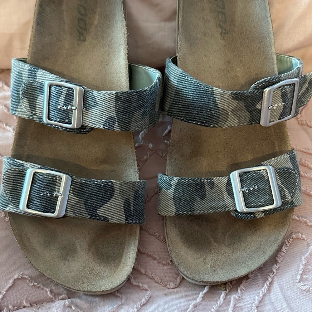 Soda Women's Camouflage Double Buckle Sandals - Green, Brown